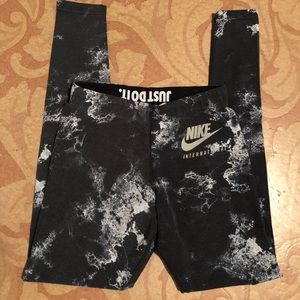 Nike international yoga pant size small